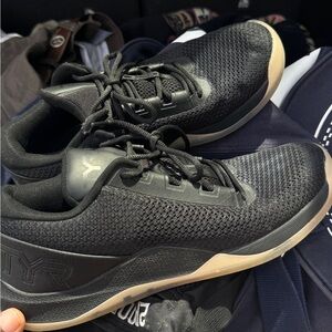 TYR Men's Black and Tan Athletic Shoes